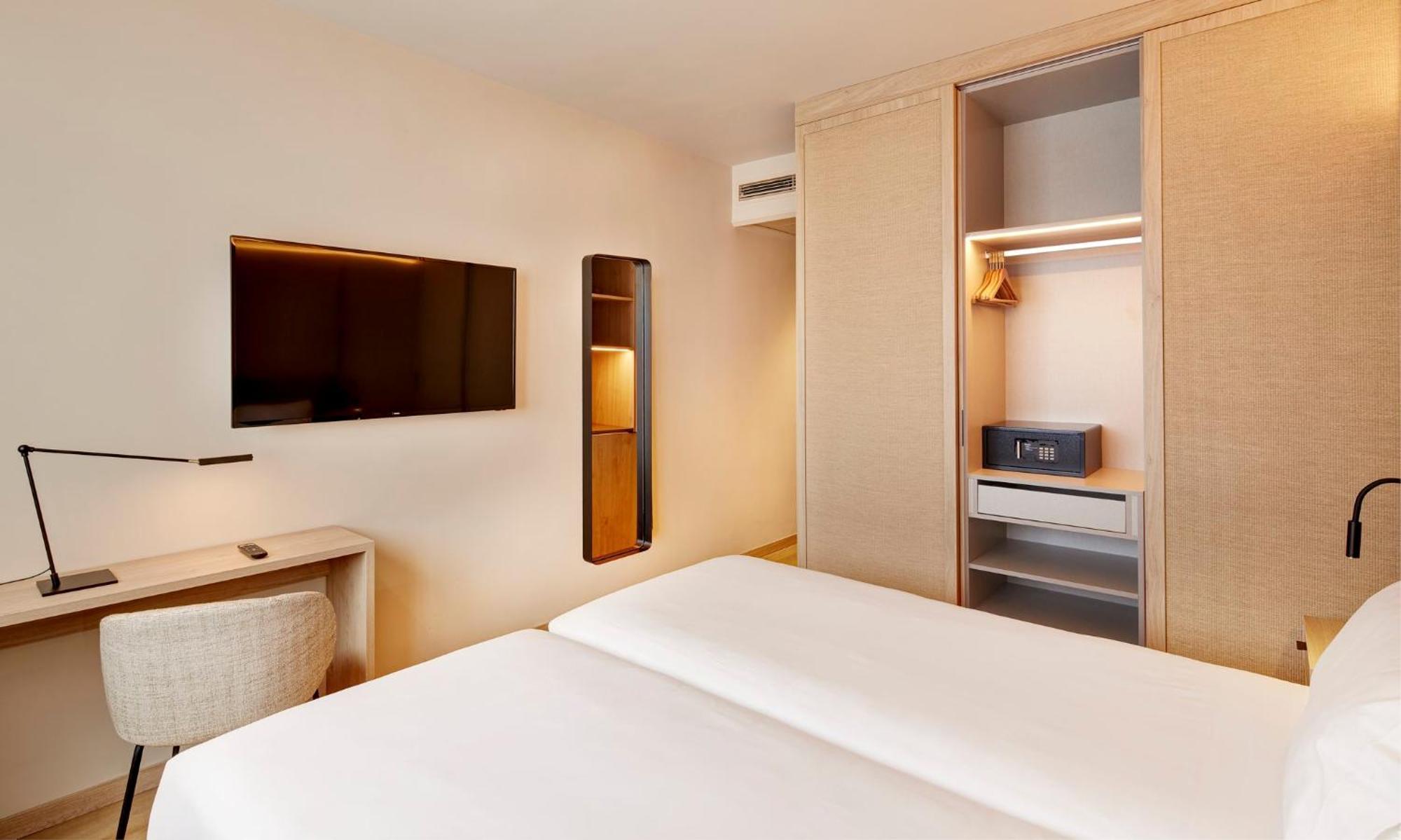 โปโซโล โฮเต็ล Hotel โปซูเอโล เด อาลาร์กอน ภายนอก รูปภาพ
